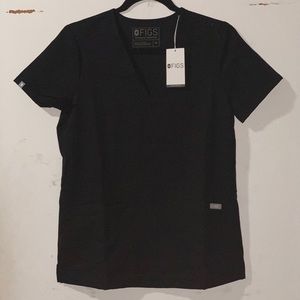 FIGS three-pocket top